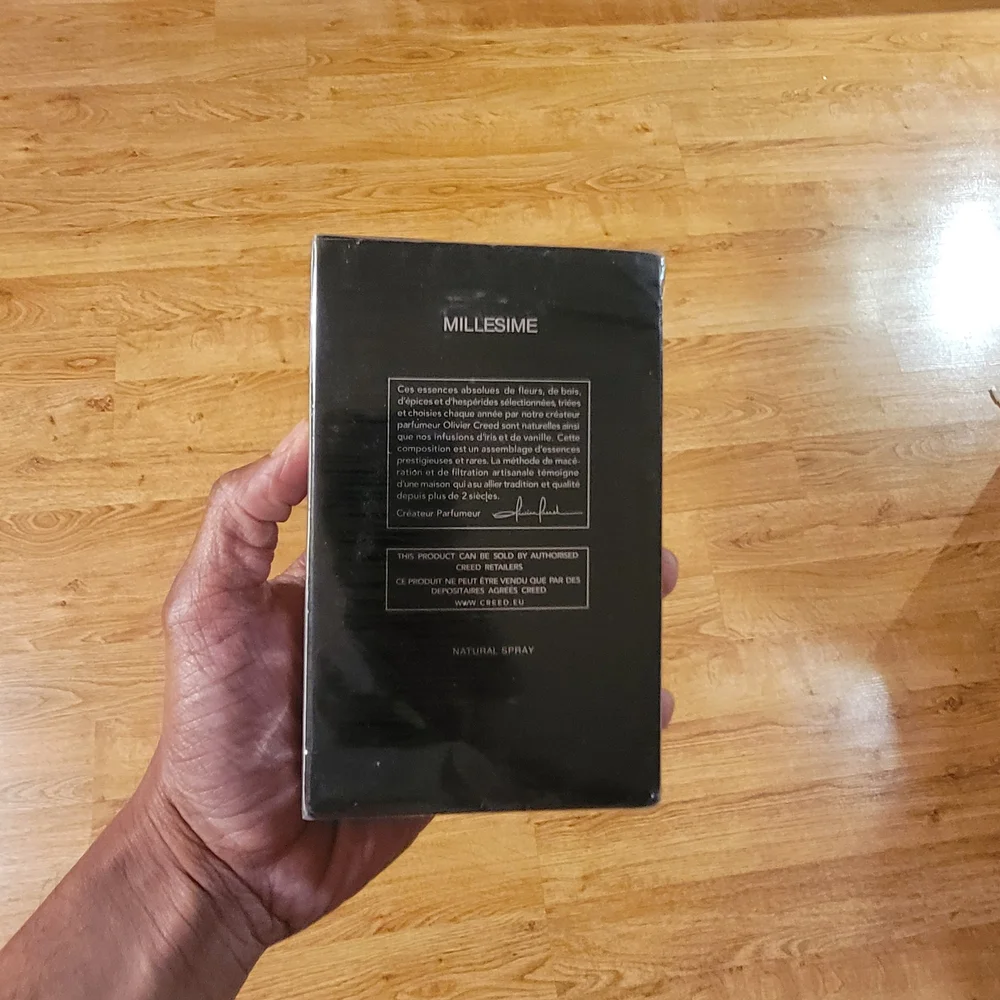 Creed Aventus Eau de Parfum Spray - Black & Silver Box 125ml 4.0 Oz - Picture 2 of 4